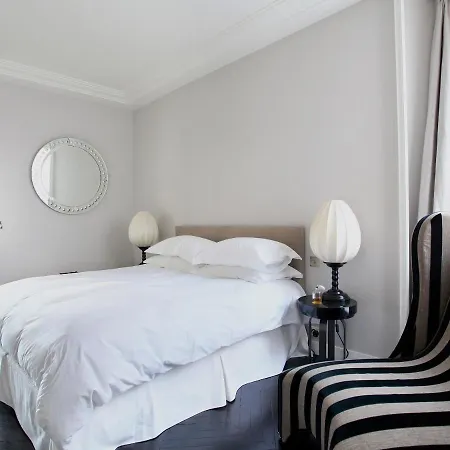 Outstanding 2 Bedrooms With A Terrific Eiffel Tower View-3